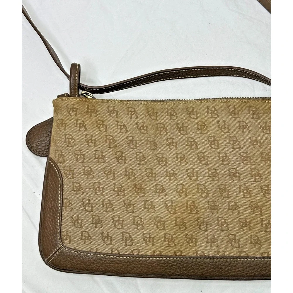 Vtg Dooney Bourke Purse DB Logo Canvas Jacquard Leather‎ Trim Brown Slim